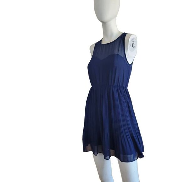 Anthropologie pins and needles womens Sz XS navy mesh Pleated dress - Picture 3 of 7